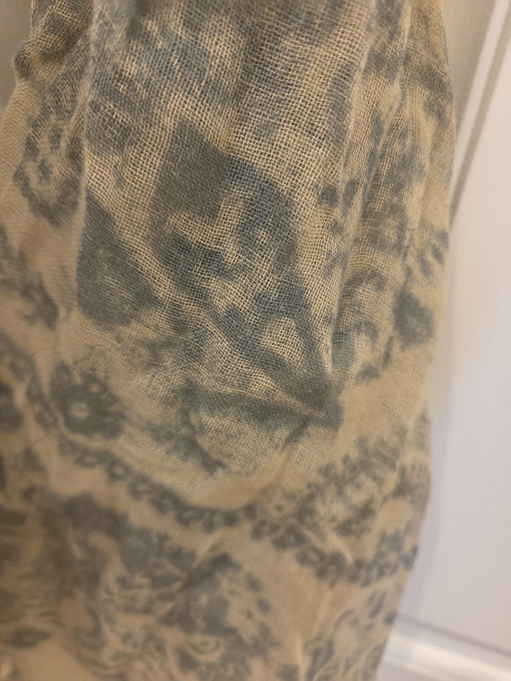 J.Crew Paisley Scarf Blue & Cream Would Be Darling Around Your Waist - Picture 2 of 2